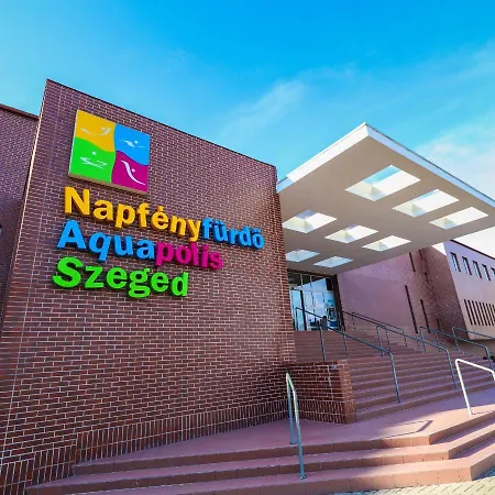 Nature In The Lower Storey Bestern Apartament