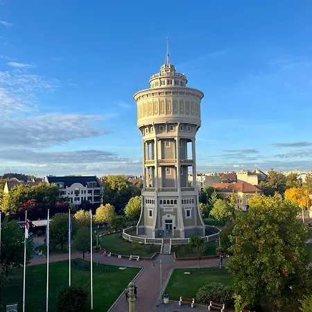 Nature In The Lower Storey Bestern Apartament